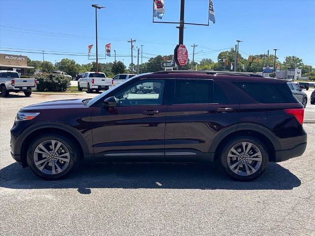 Certified 2023 Ford Explorer XLT w/ Equipment Group 202A RWD image 6