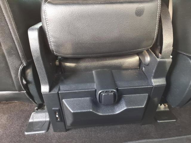 Certified 2018 Ford F150 XLT w/ Equipment Group 302A Luxury image 21