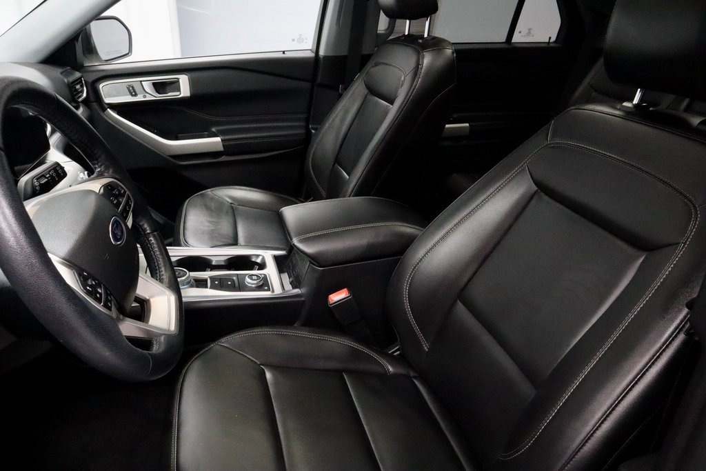 Certified 2022 Ford Explorer XLT w/ Equipment Group 202A image 26