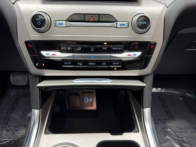 Certified 2022 Ford Explorer XLT w/ Equipment Group 202A image 20