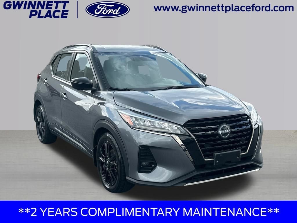Used 2023 Nissan Kicks SR w/ SR Premium Package FWD image 3