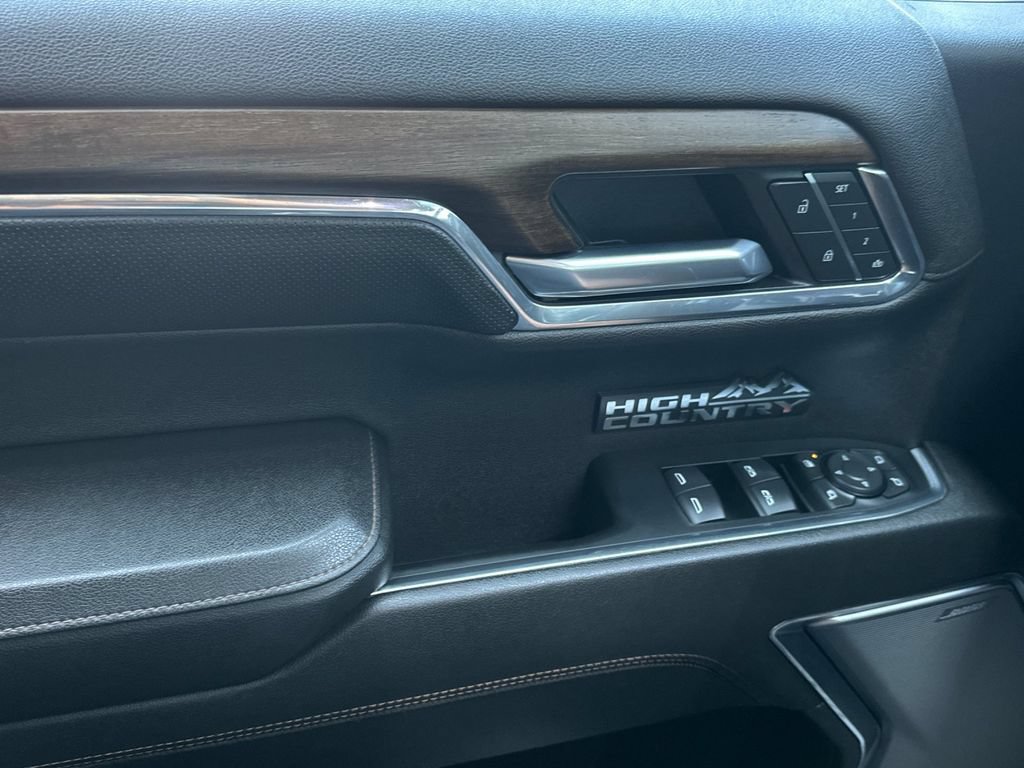 Used 2024 Chevrolet Silverado 1500 High Country w/ Technology Package AWD/4WD image 10