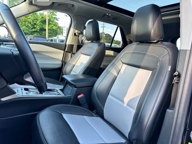 Certified 2023 Ford Explorer XLT w/ Equipment Group 202A AWD/4WD image 37
