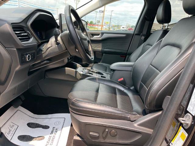 Certified 2024 Ford Escape Platinum AWD/4WD image 9