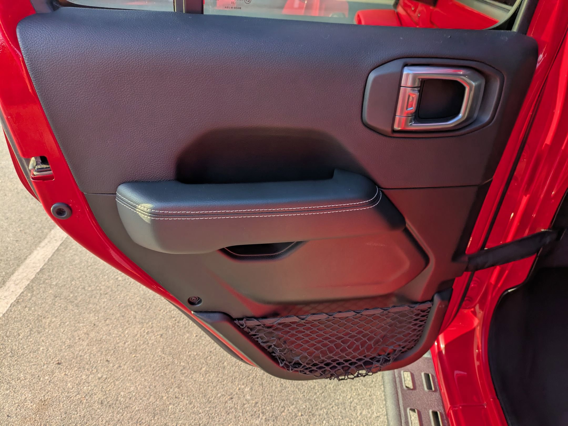 Used 2020 Jeep Wrangler Unlimited Sahara image 32