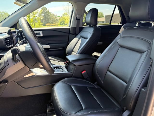Certified 2024 Ford Explorer XLT w/ Equipment Group 202A AWD/4WD image 10