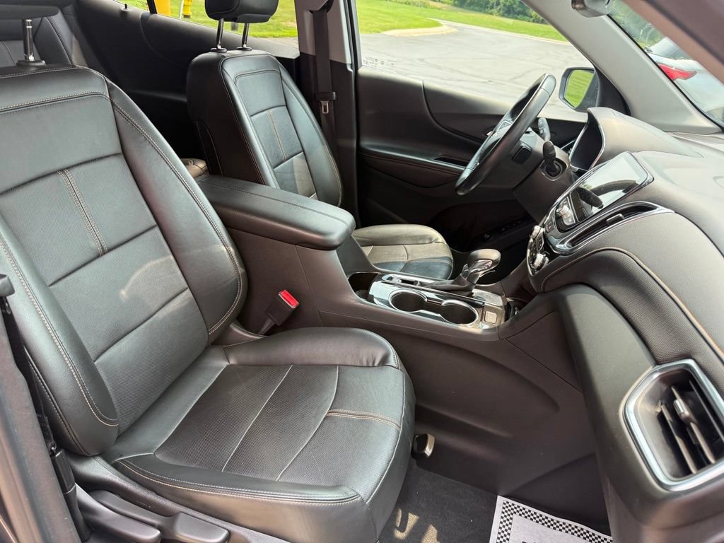 Used 2022 Chevrolet Equinox Premier w/ LPO, Floor Liner Package FWD image 14