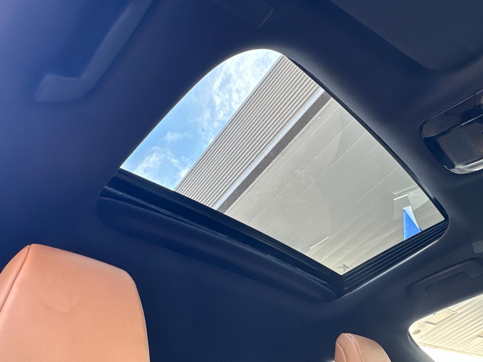 Used 2023 Lexus RX 350h image 17