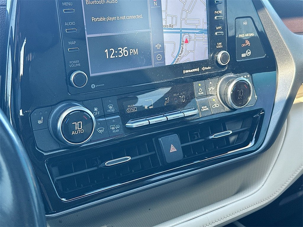 Used 2020 Toyota Highlander XLE image 15