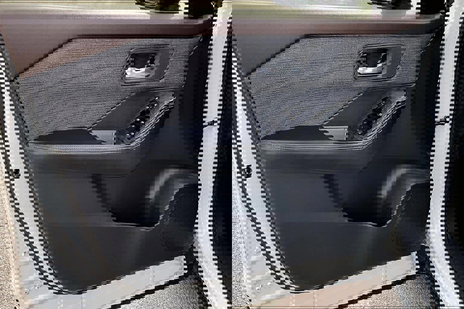 Used 2023 Nissan Rogue SV image 22