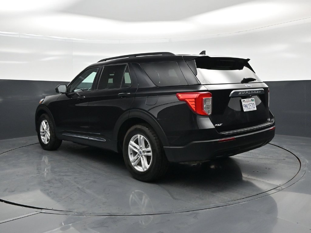 Certified 2024 Ford Explorer XLT RWD image 7