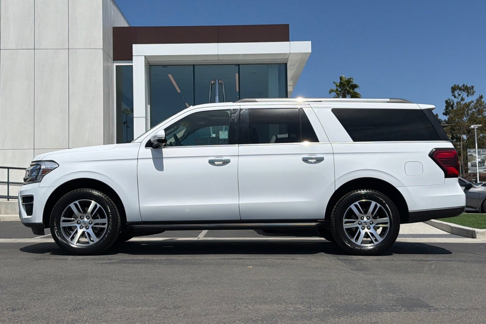 Certified 2024 Ford Expedition Max Limited RWD image 6