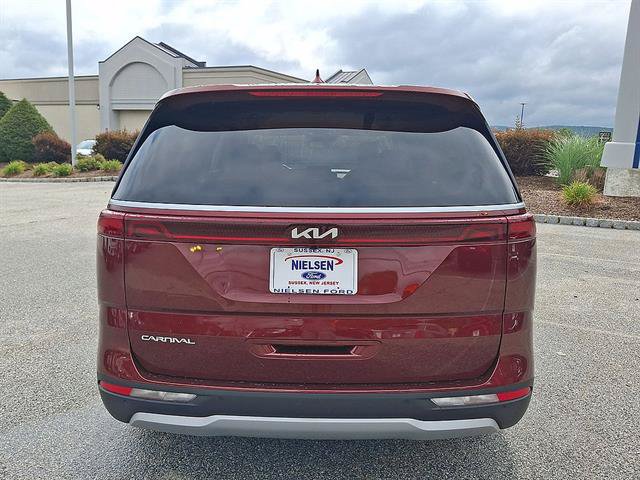 Used 2024 Kia Carnival LX FWD image 23