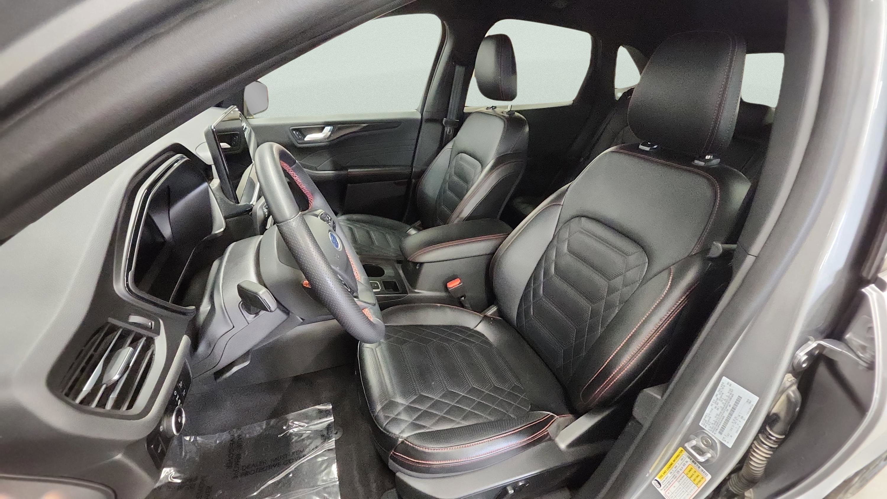 Certified 2024 Ford Escape ST-Line Elite w/ Premium Technology Package image 10