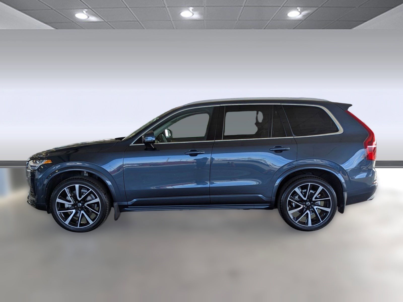 Used 2021 Volvo XC90 T6 Momentum w/ Advanced Package image 2