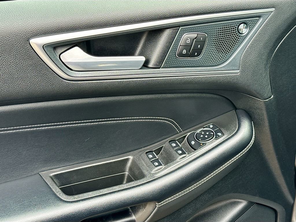 Certified 2024 Ford Edge Titanium AWD/4WD image 15