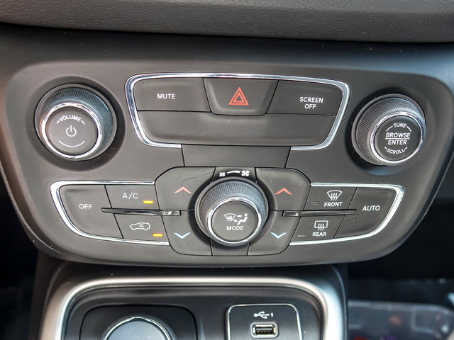 Used 2021 Jeep Compass Latitude AWD/4WD image 18
