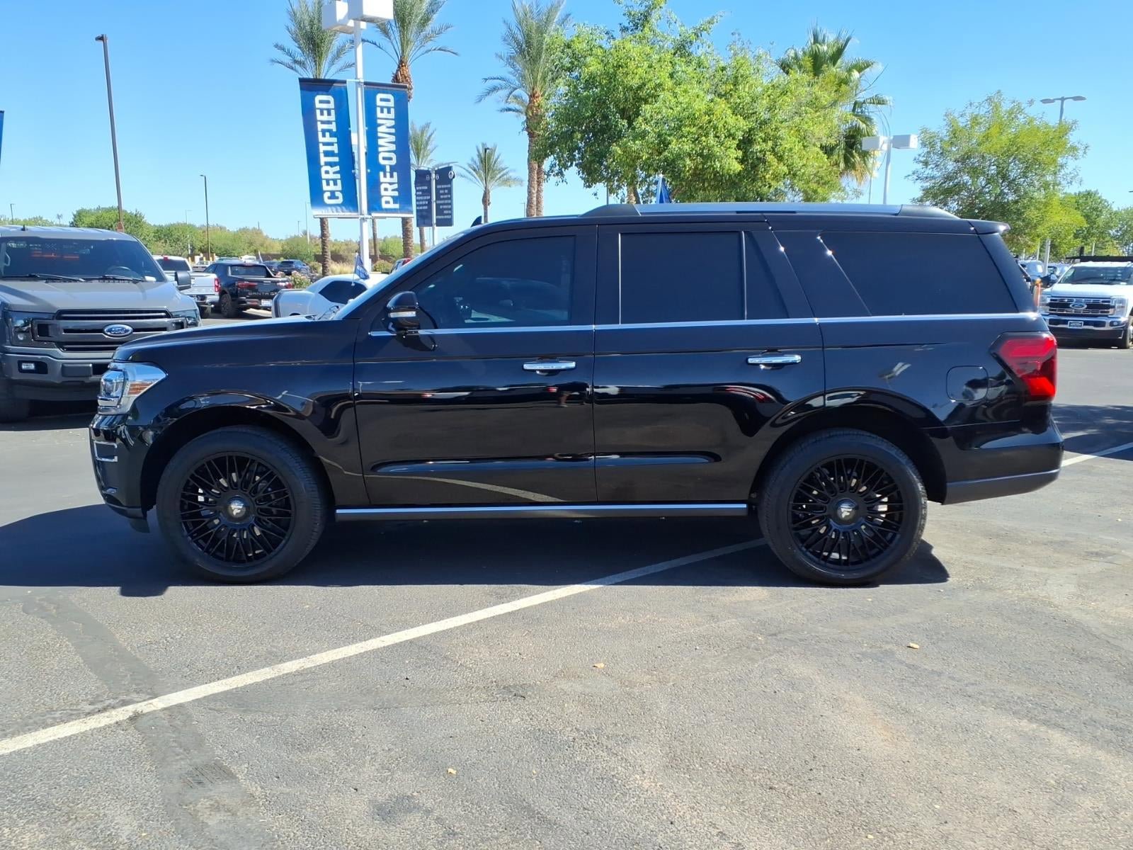 Certified 2024 Ford Expedition Limited AWD/4WD image 7