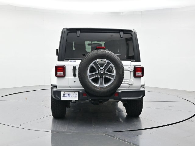 Used 2018 Jeep Wrangler Unlimited Sahara AWD/4WD image 8
