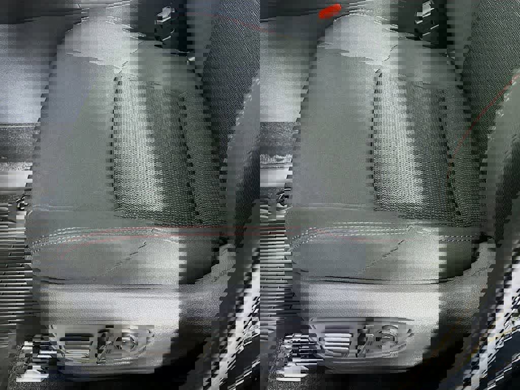 Used 2023 Toyota RAV4 SE w/ Weather & Moonroof Package image 30