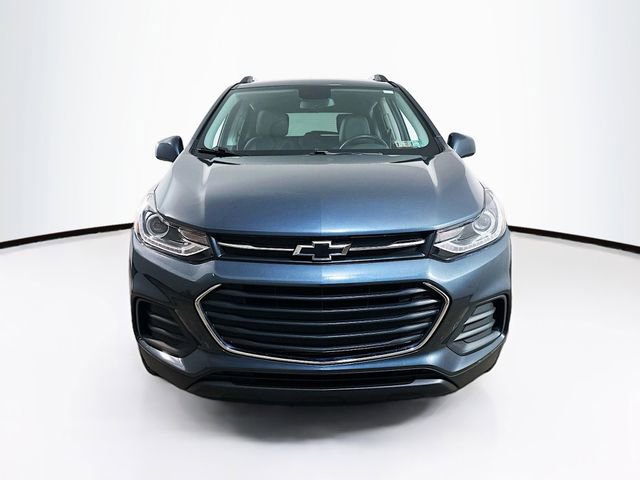 Used 2022 Chevrolet Trax LT w/ Driver Confidence Package image 2