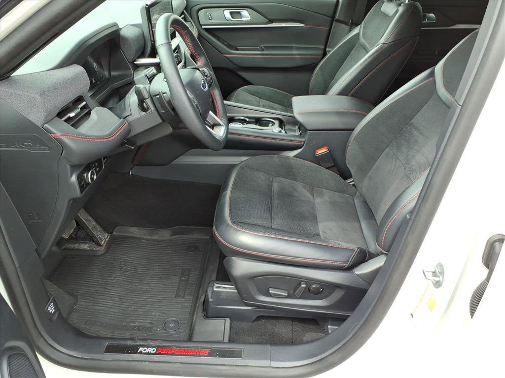 Certified 2025 Ford Explorer ST AWD/4WD image 4
