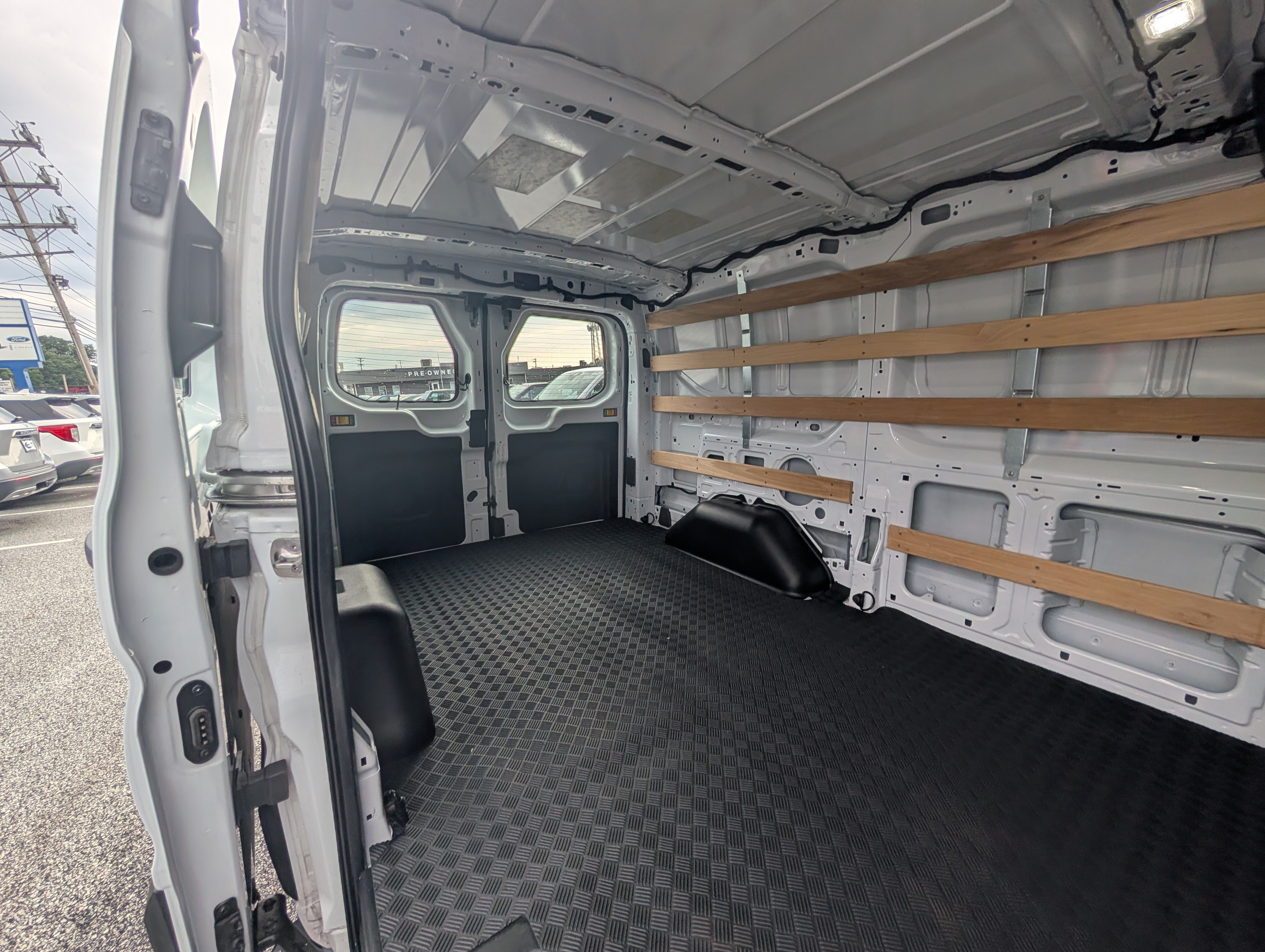 Certified 2025 Ford Transit 250 Low Roof w/ Exterior Upgrade Package RWD image 14