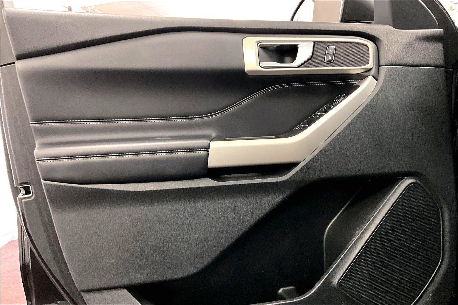 Certified 2022 Ford Explorer XLT w/ Equipment Group 202A image 22