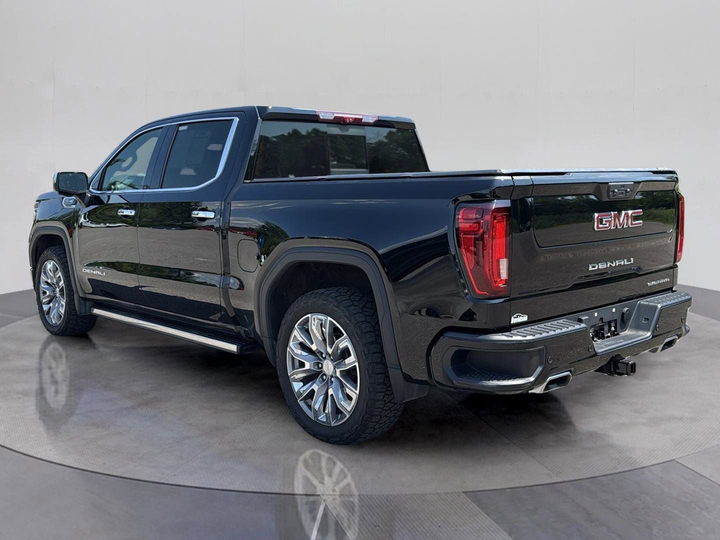 Used 2022 GMC Sierra 1500 Denali w/ Denali Reserve Package image 3