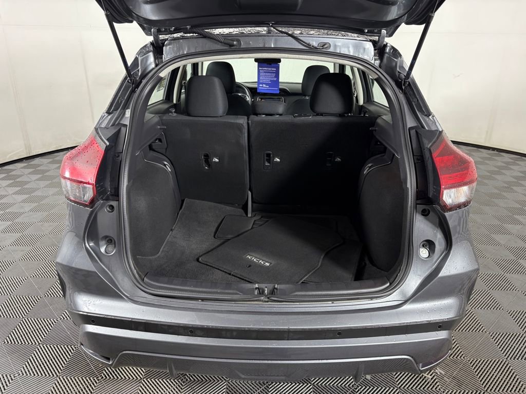 Used 2023 Nissan Kicks S image 30