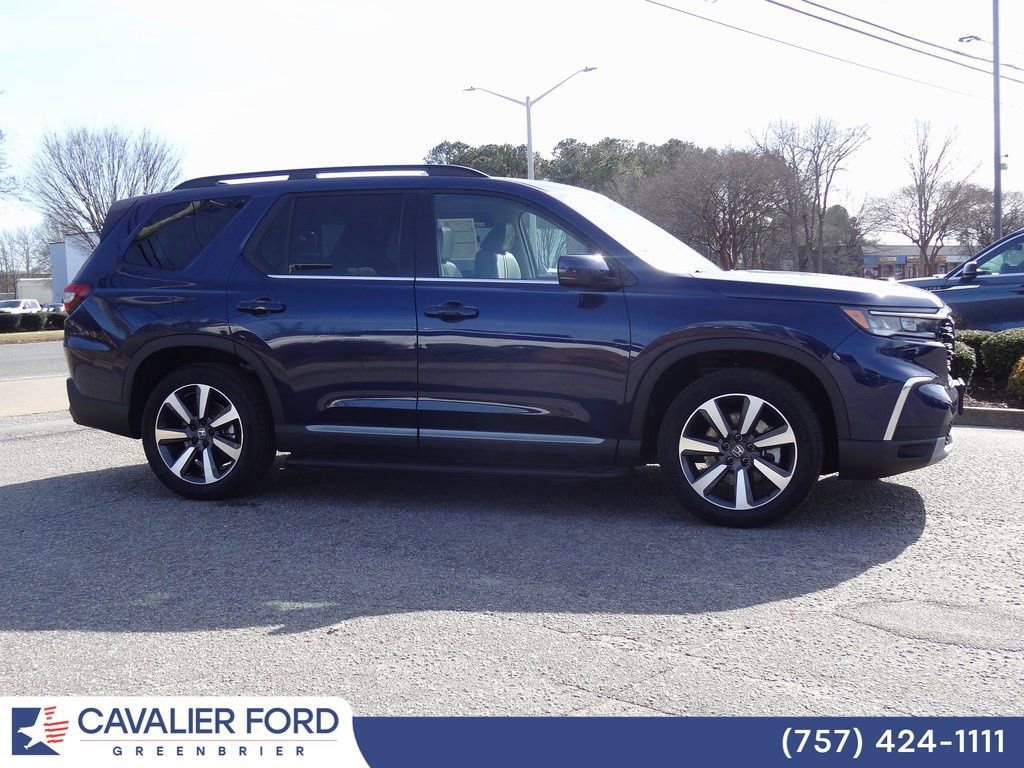 Used 2025 Honda Pilot Touring image 5