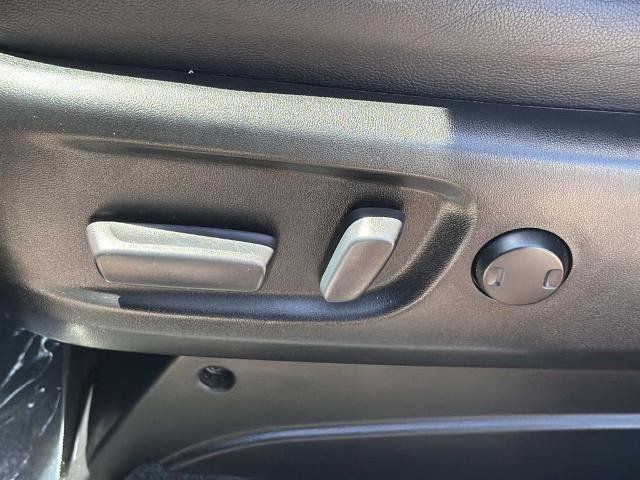 Used 2018 Toyota Sienna SE Premium w/ Carpet Mat Package FWD image 22