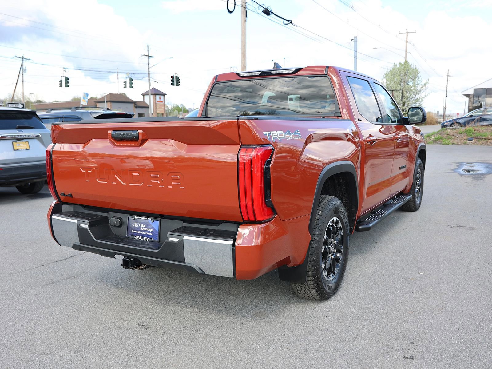 Used 2025 Toyota Tundra SR5 w/ TRD Off-Road Package AWD/4WD image 4