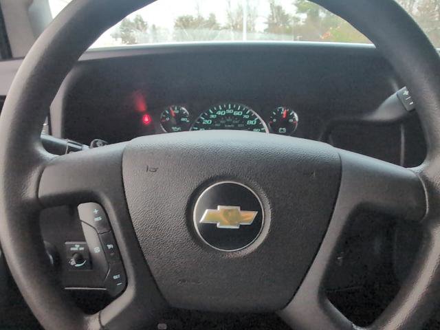 Used 2018 Chevrolet Express 2500 w/ Driver Convenience Package image 15