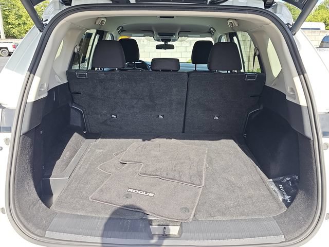 Used 2024 Nissan Rogue SV FWD image 14