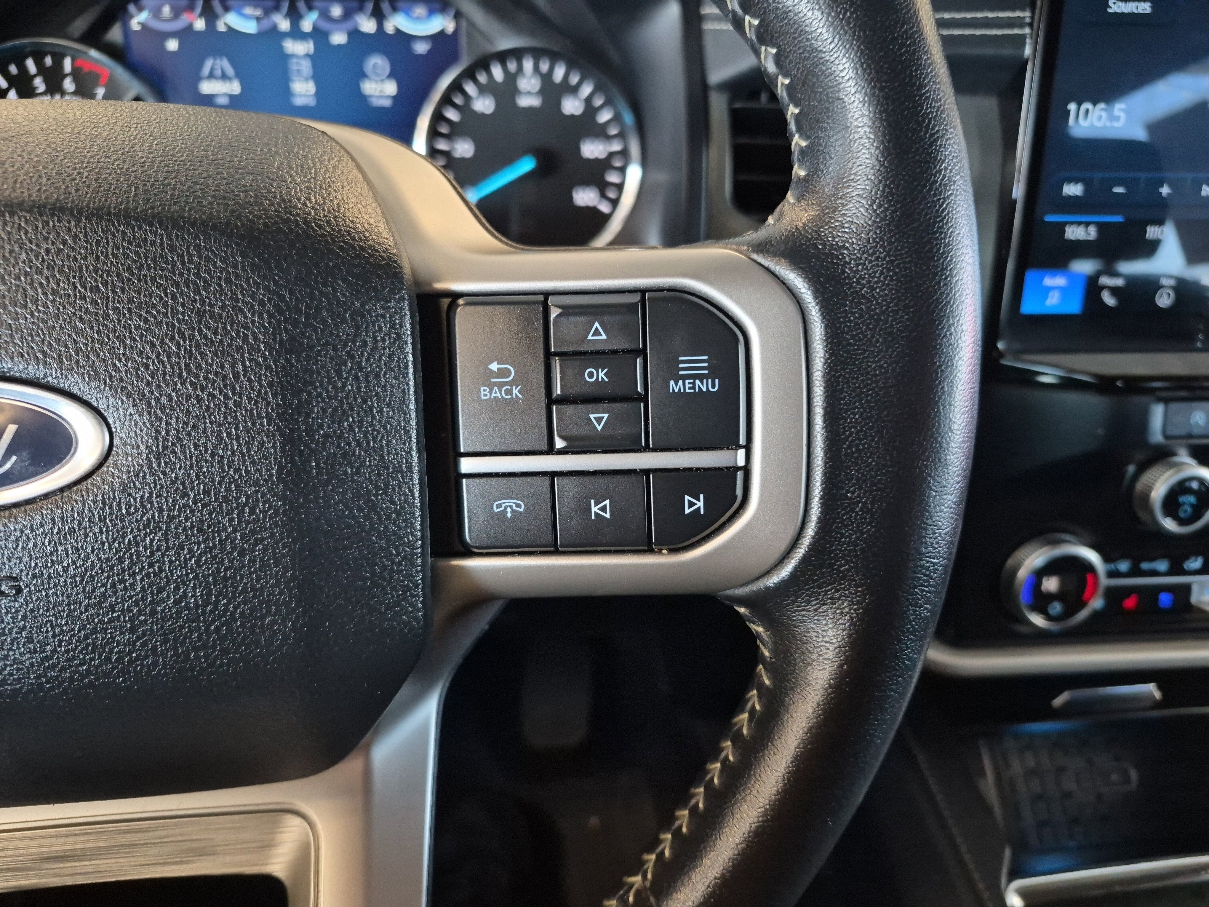 Certified 2024 Ford Expedition XLT image 27