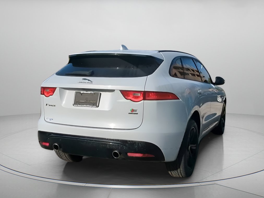 Used 2019 Jaguar F-PACE S image 25