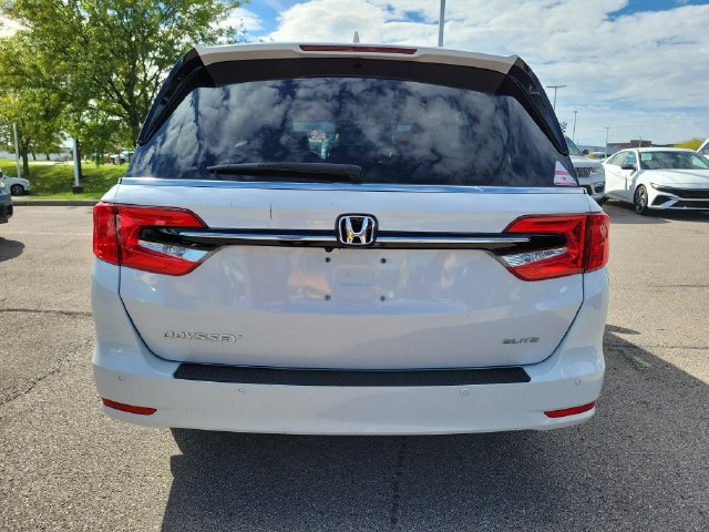 Used 2023 Honda Odyssey Elite image 4