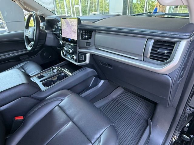 Certified 2024 Ford Expedition XLT RWD image 19