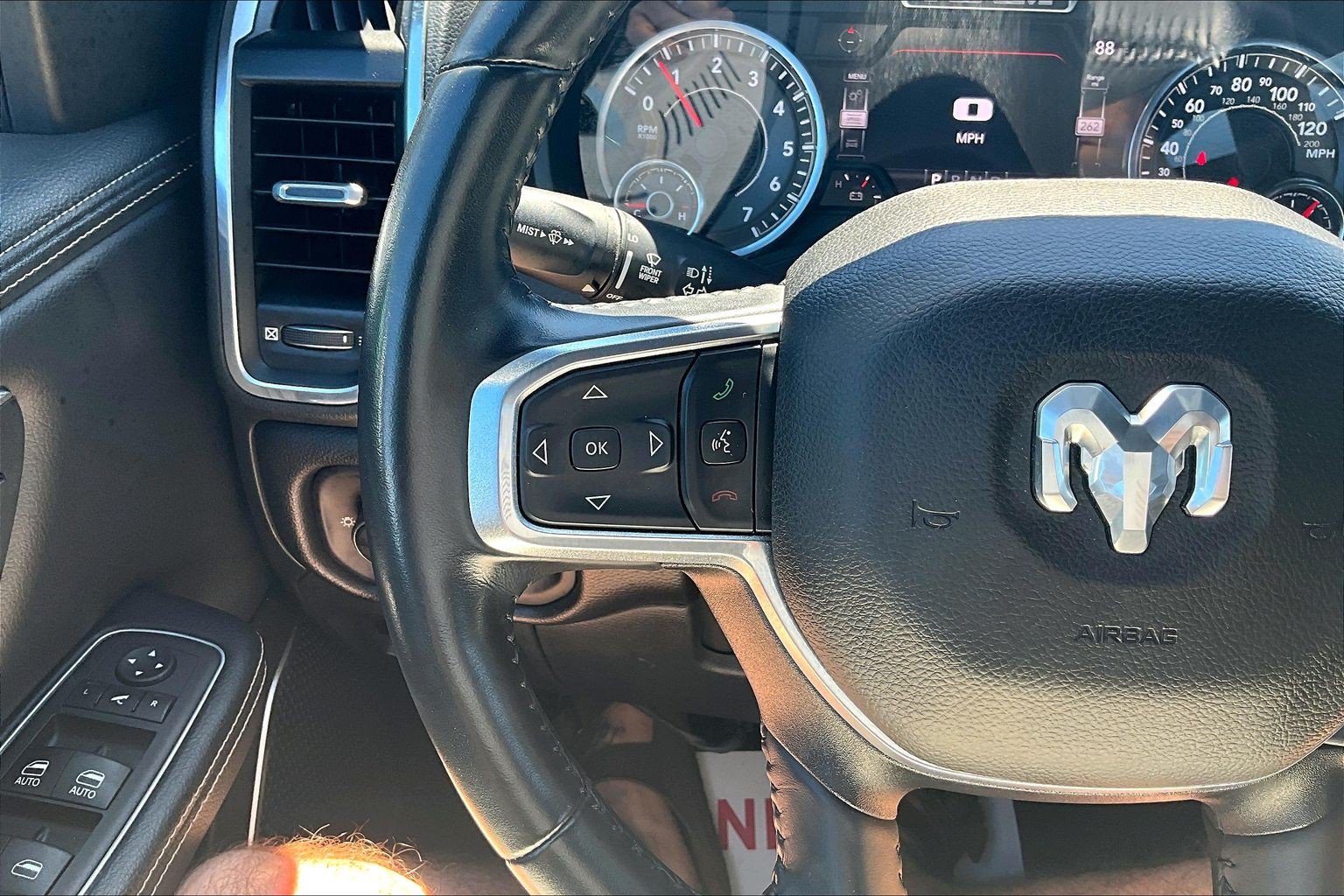 Used 2023 RAM 1500 Laramie AWD/4WD image 19
