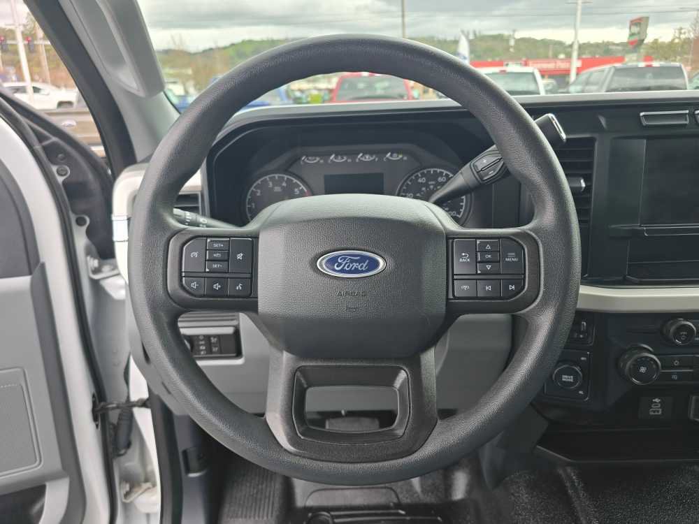 Certified 2023 Ford F250 XL w/ Snow Plow/Camper Package image 12