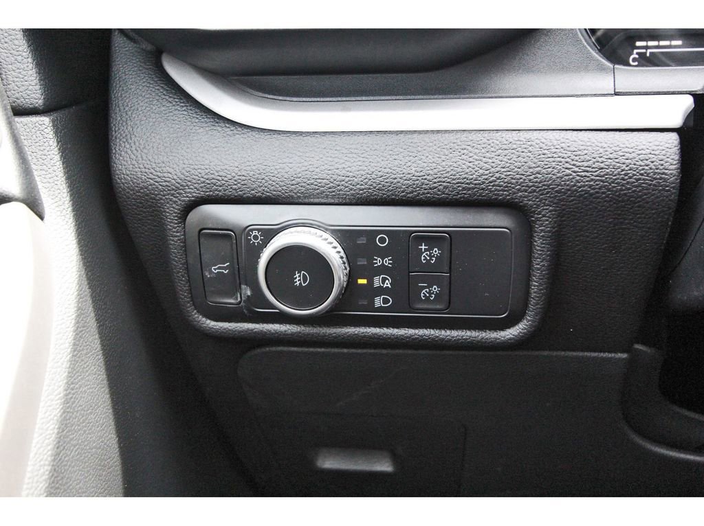 Certified 2022 Ford Explorer XLT w/ Equipment Group 202A image 21