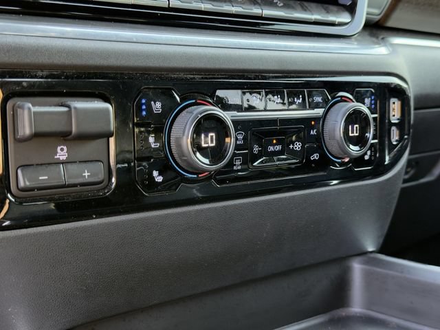 Used 2024 Chevrolet Silverado 2500 High Country w/ High Country Premium Package AWD/4WD image 20