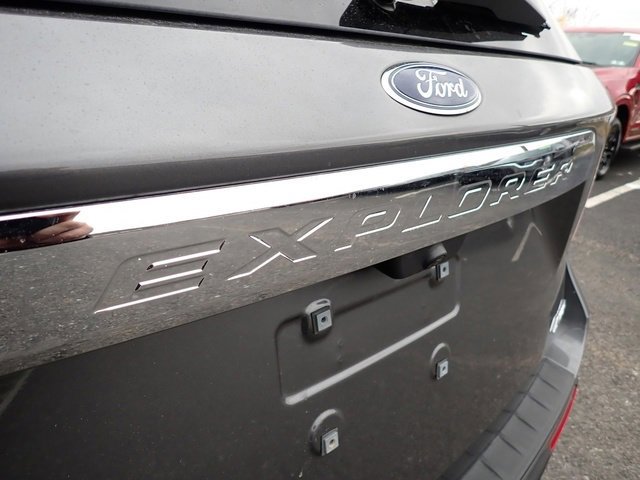 Certified 2023 Ford Explorer XLT w/ Equipment Group 202A image 6
