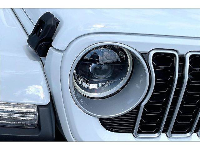 Used 2025 Jeep Wrangler Unlimited Sahara AWD/4WD image 25