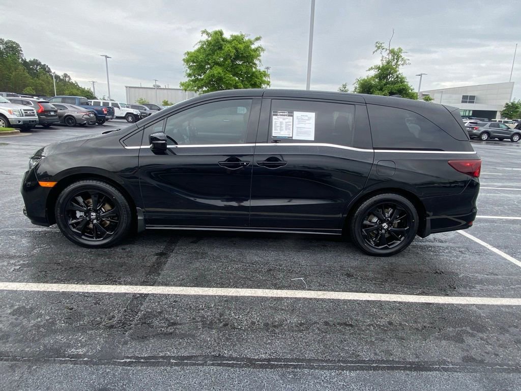 Used 2023 Honda Odyssey Sport image 2