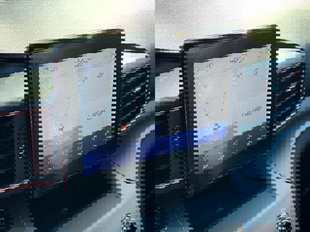 Certified 2022 Ford Explorer XLT w/ Equipment Group 202A image 22