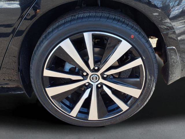 Used 2021 Nissan Altima 2.5 SR w/ SR Premium Package image 9