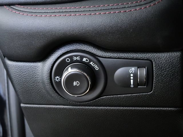 Used 2022 Dodge Durango R/T w/ Tow 'N Go Package AWD/4WD image 23
