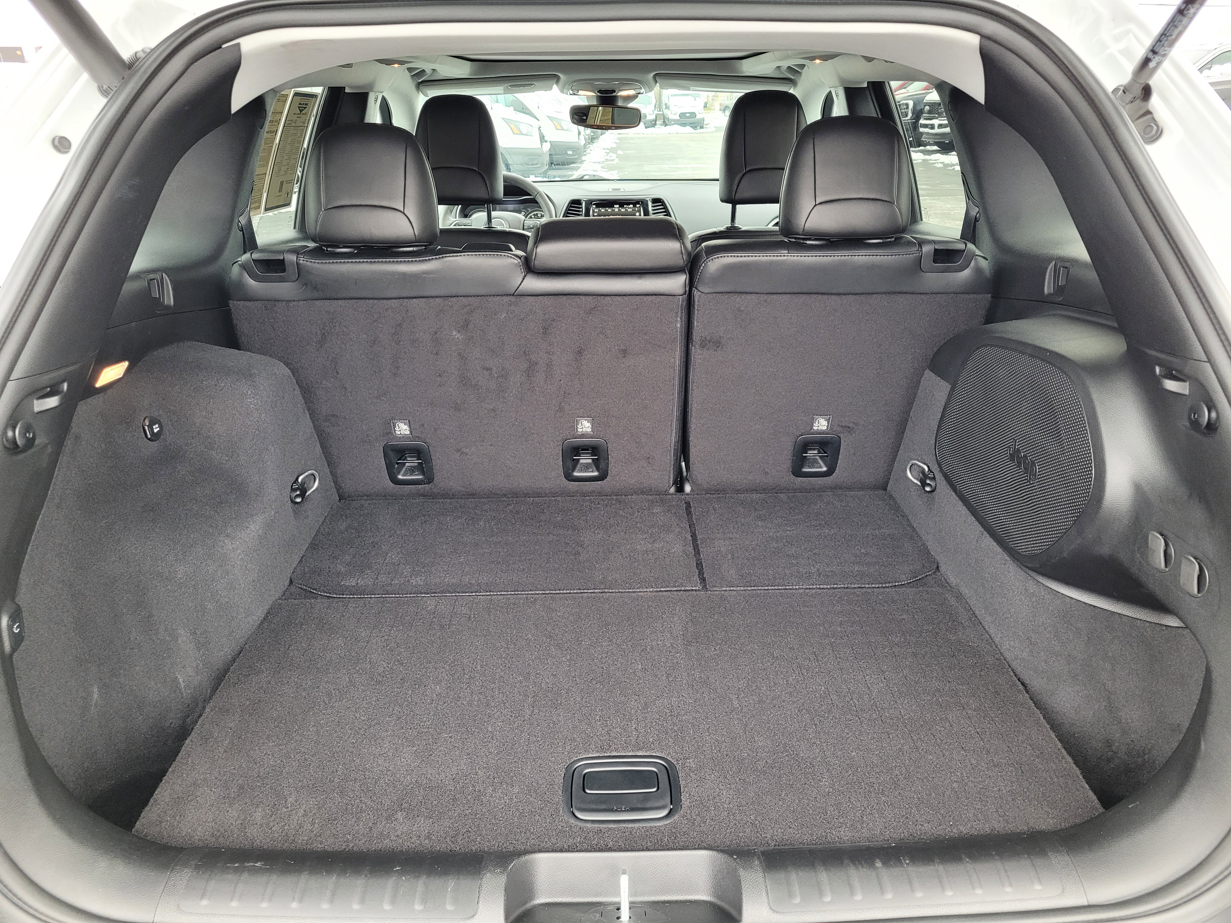 Used 2022 Jeep Cherokee Limited w/ Elite Package image 32